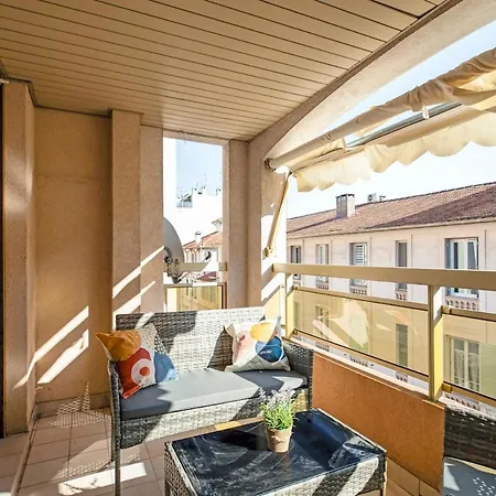 Juan-les-pins Centre, Parking, Terrasse, 1