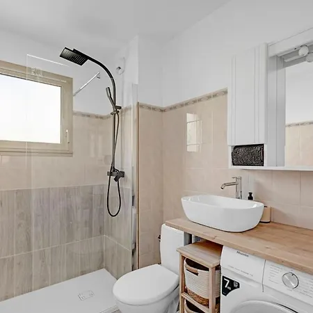 Juan-les-pins Centre, Parking, Terrasse, 1 Appartement *