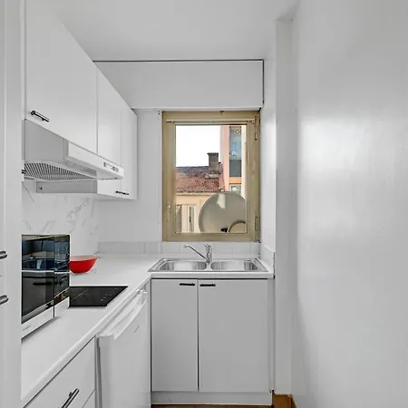 Juan-les-pins Centre, Parking, Terrasse, 1 Appartement *